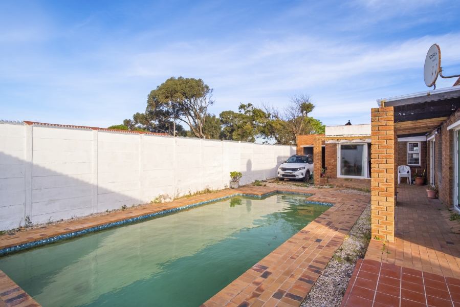 3 Bedroom Property for Sale in Lotus River Western Cape